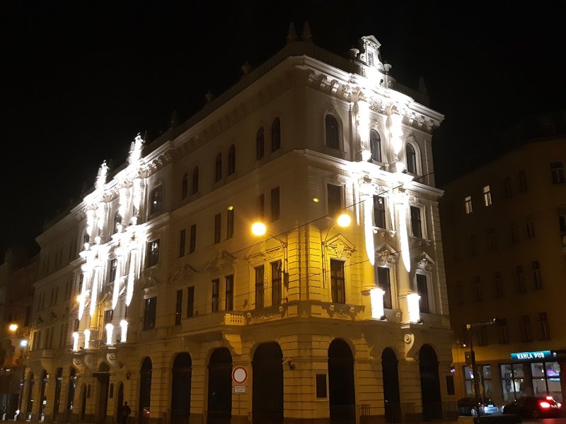 Slavnostní osvětlení fasády ČNB