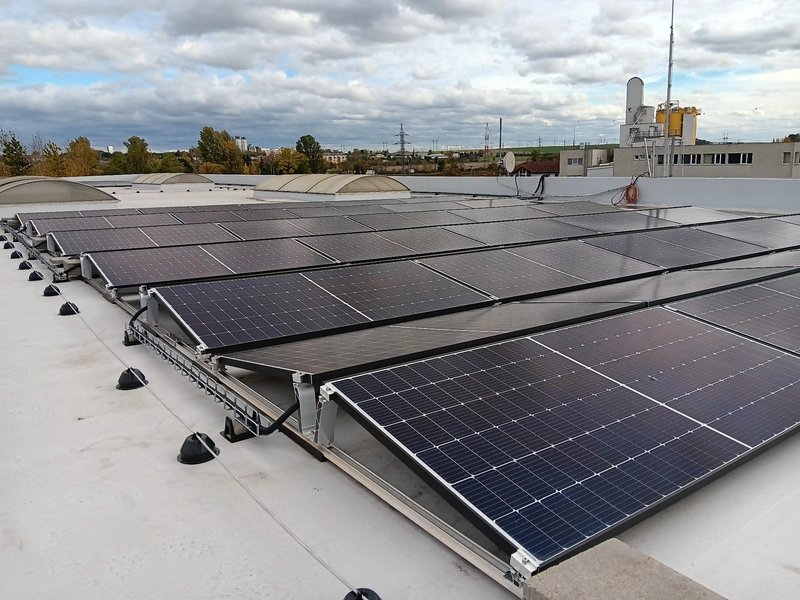 FVE Baustoff + Metall 49,5 kWp (Brno)